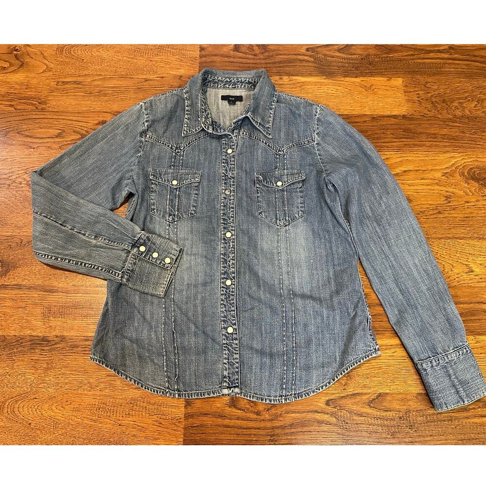 Vintage GAP Pearl Snap Denim Button Down Shirt Women's Large Blue ClassicWestern
